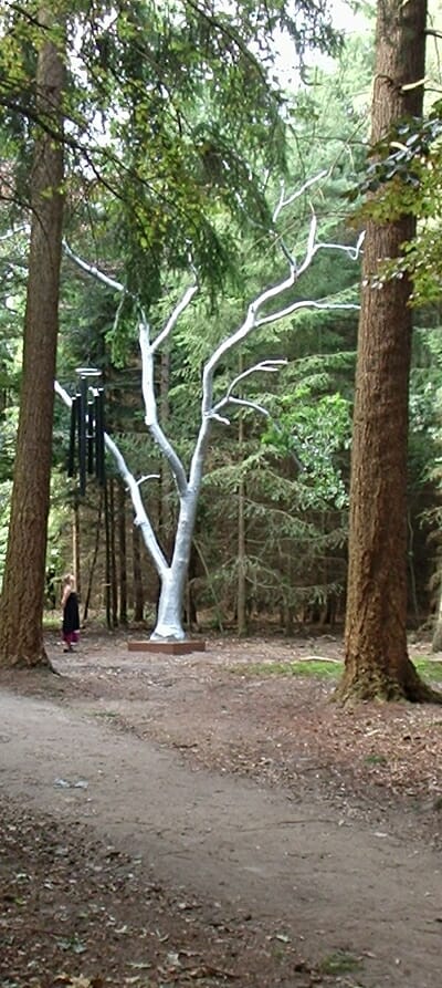 Berichten uit het bos - Ugo Rondinone, Jahrestage (2004), Lustwarande, Tilburg