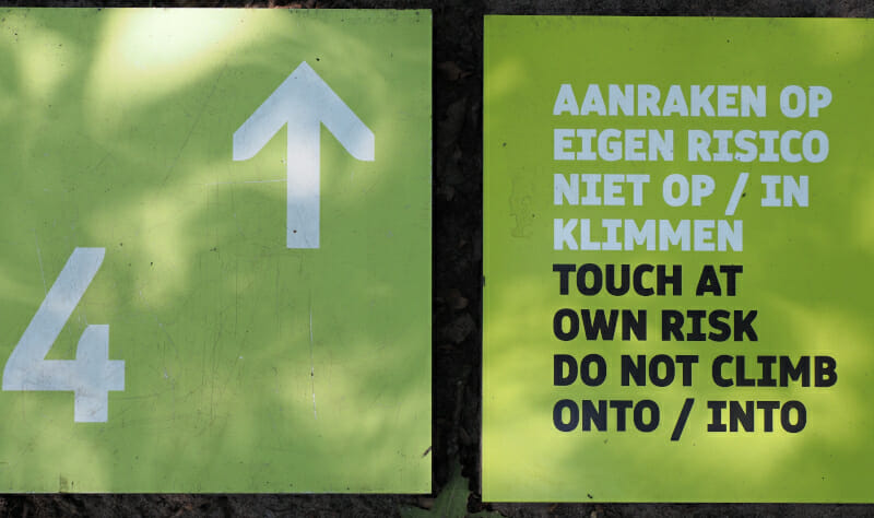 Aanraken op eigen risico, 4, Gereon Krebber, tegel