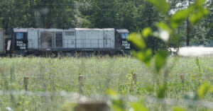 RFO, Rail Force One dieselloc passeert Stadsakker, Tilburg, Brabantroute, 2021-06-09 (HB)